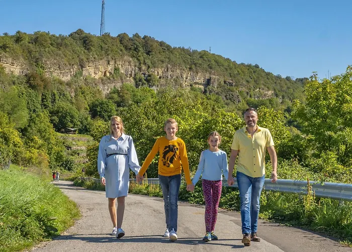 Im Weingut Frieden-berg *