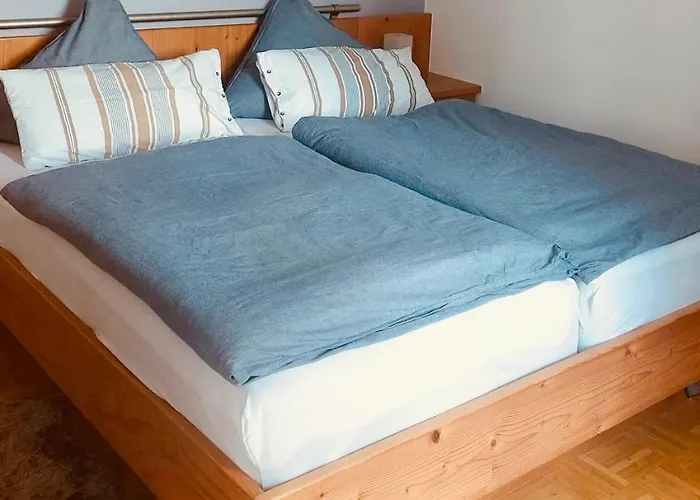 Im Weingut Frieden-berg * Nittel